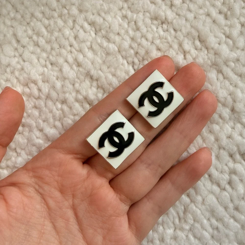 🤍Chanel Vintage CC Square Stud Earrings 🖤 - Picture 12 of 12